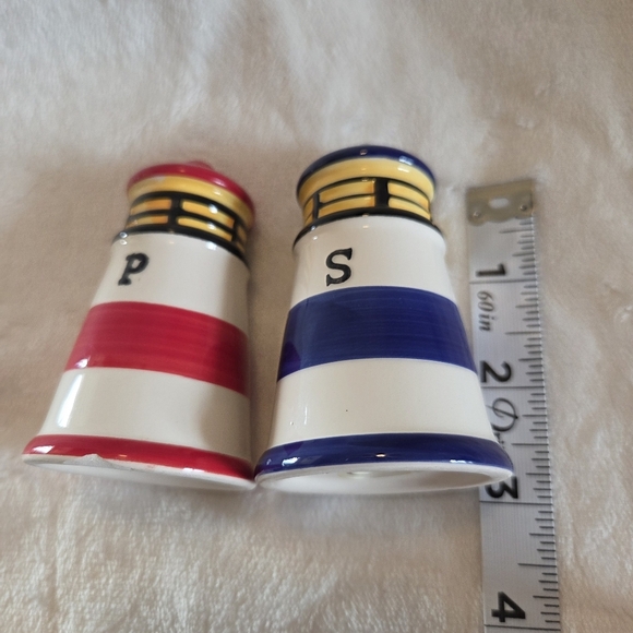 Lighthouse Salt And Pepper Shakers - Picture 10 of 10